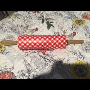 Pioneer woman checker pin roller